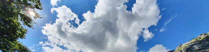 Wolken vor einem blauen Himmel
